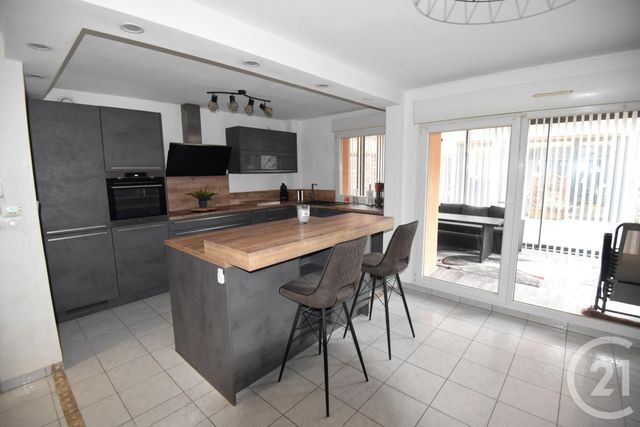 Appartement F3 &agrave; louer - 3 pi&egrave;ces - 69,73 m2 - Florange - 57 - LORRAINE
