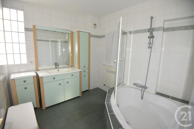 Appartement F3 &agrave; louer - 3 pi&egrave;ces - 84,16 m2 - Hettange Grande - 57 - LORRAINE