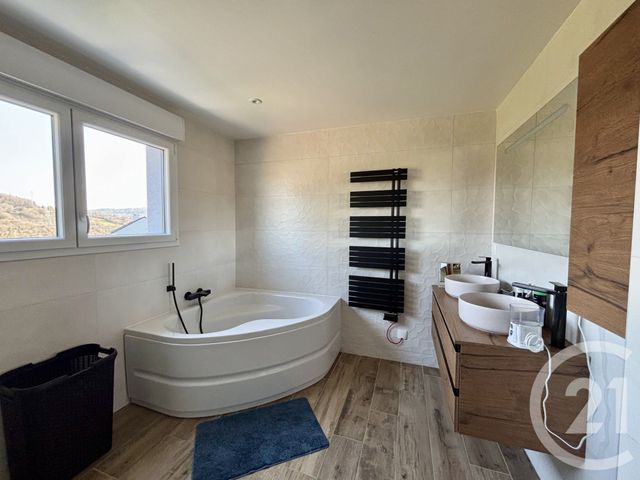 Maison &agrave; louer - 5 pi&egrave;ces - 90,17 m2 - Rettel - 57 - LORRAINE