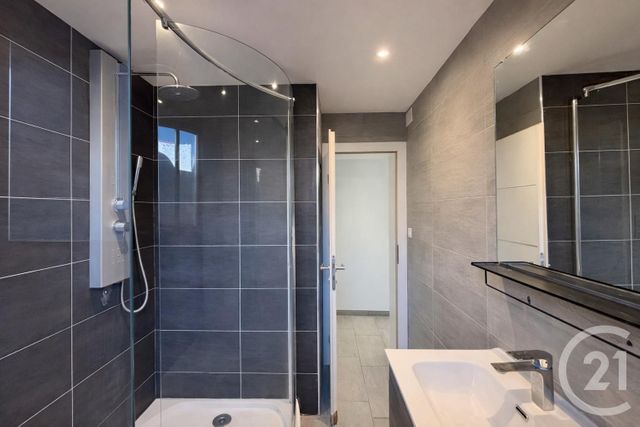 Maison &agrave; louer - 7 pi&egrave;ces - 204,05 m2 - Hettange Grande - 57 - LORRAINE