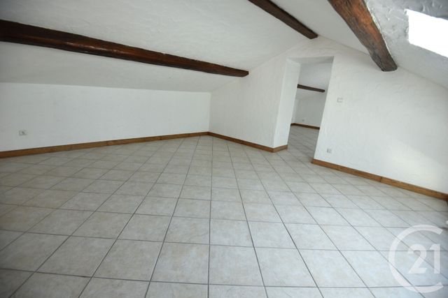 Appartement &agrave; louer - 7 pi&egrave;ces - 200 m2 - Luttange - 57 - LORRAINE