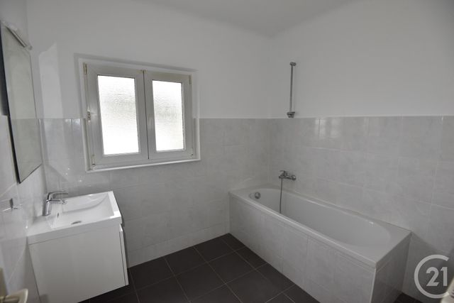 Maison &agrave; louer - 4 pi&egrave;ces - 77,45 m2 - Boust - 57 - LORRAINE