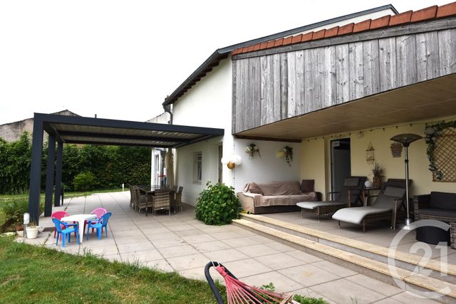 Maison &agrave; louer - 7 pi&egrave;ces - 240,86 m2 - Roussy Le Village - 57 - LORRAINE