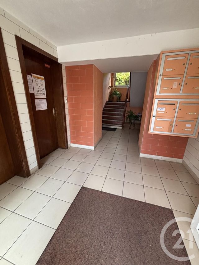 Appartement F5 &agrave; vendre - 5 pi&egrave;ces - 84,71 m2 - St Die Des Vosges - 88 - LORRAINE