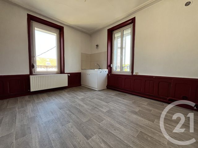 Appartement F3 &agrave; louer - 3 pi&egrave;ces - 76,71 m2 - St Die Des Vosges - 88 - LORRAINE