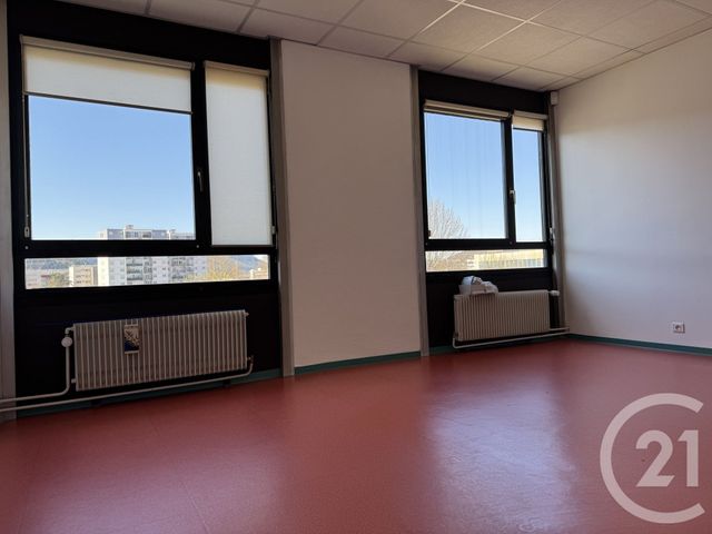 Appartement à louer - 6 pièces - 250 m2 - St Die Des Vosges - 88 - LORRAINE