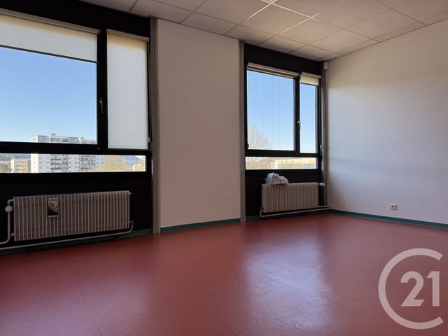 Appartement à louer - 6 pièces - 250 m2 - St Die Des Vosges - 88 - LORRAINE