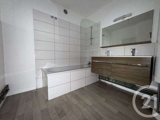 Appartement F3 à louer - 3 pièces - 94 m2 - St Die Des Vosges - 88 - LORRAINE