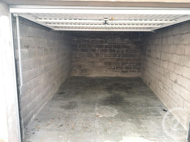 Parking à louer - 16 m2 - St Die Des Vosges - 88 - LORRAINE