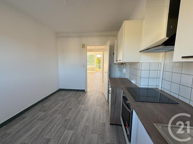 Appartement F3 &agrave; louer - 3 pi&egrave;ces - 72,93 m2 - St Die Des Vosges - 88 - LORRAINE