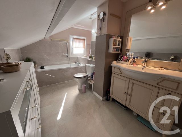 Maison &agrave; louer - 6 pi&egrave;ces - 150 m2 - St Die Des Vosges - 88 - LORRAINE