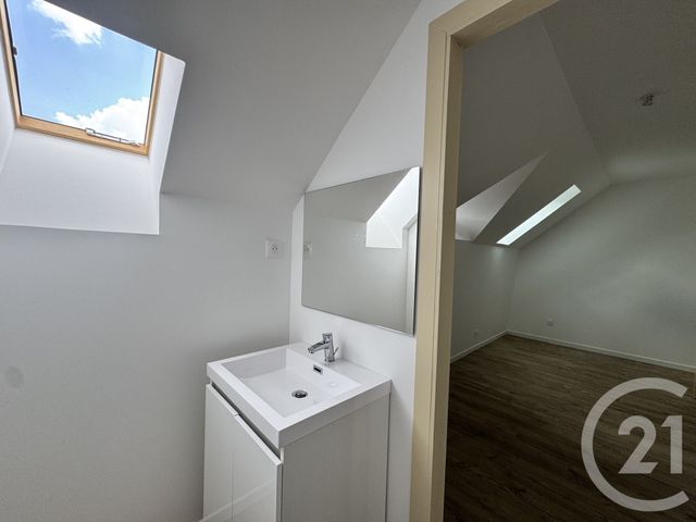 Appartement F3 &agrave; louer - 3 pi&egrave;ces - 59,46 m2 - St Die Des Vosges - 88 - LORRAINE