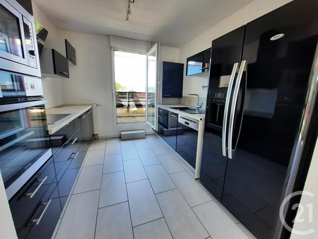 Appartement F4 &agrave; louer - 4 pi&egrave;ces - 94,70 m2 - St Die Des Vosges - 88 - LORRAINE