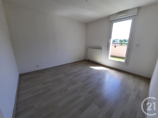 Appartement F4 &agrave; louer - 4 pi&egrave;ces - 94,70 m2 - St Die Des Vosges - 88 - LORRAINE
