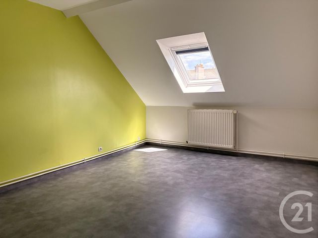 Appartement &agrave; louer - 4 pi&egrave;ces - 93 m2 - St Die Des Vosges - 88 - LORRAINE