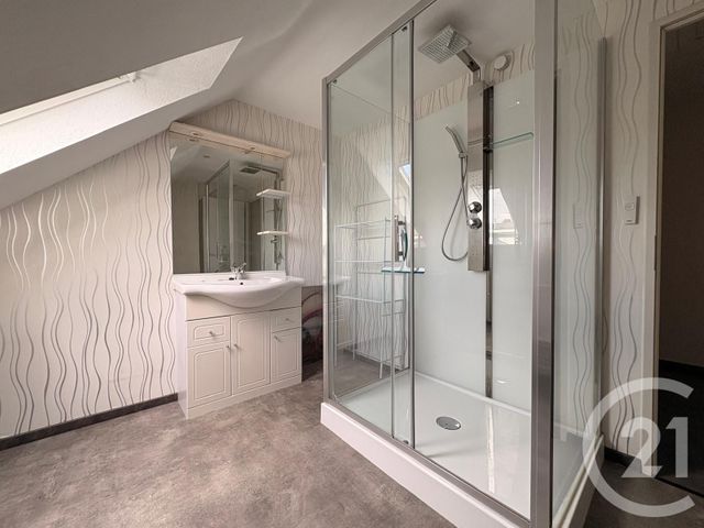 Appartement &agrave; louer - 4 pi&egrave;ces - 93 m2 - St Die Des Vosges - 88 - LORRAINE