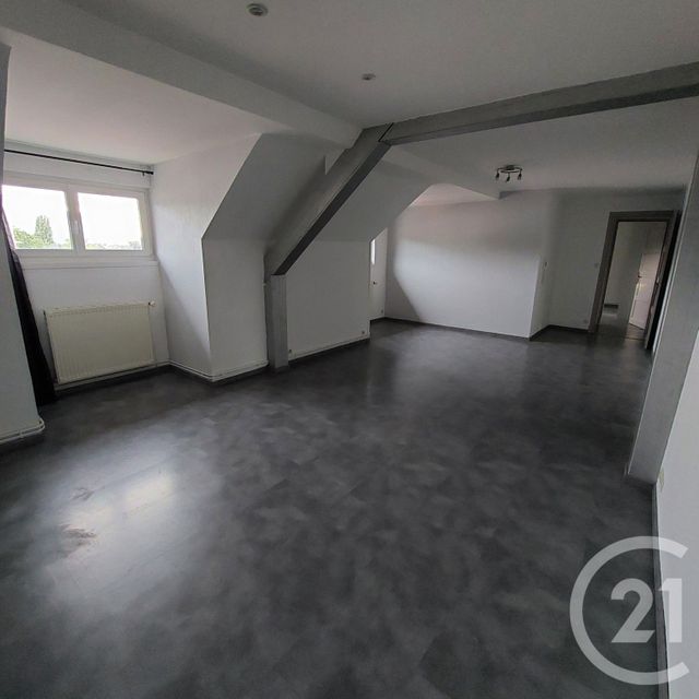 Appartement &agrave; louer - 4 pi&egrave;ces - 93 m2 - St Die Des Vosges - 88 - LORRAINE