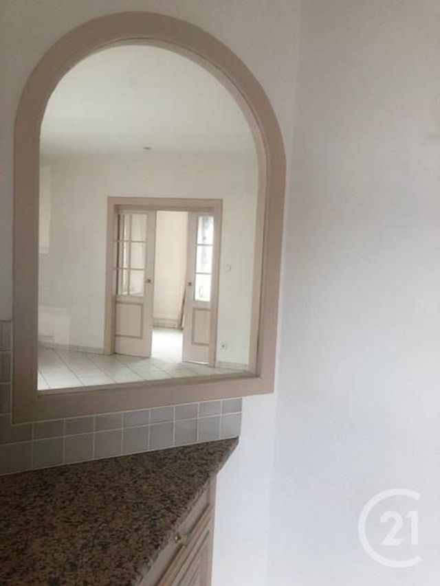 Appartement F4 &agrave; louer - 4 pi&egrave;ces - 100,95 m2 - Bruyeres - 88 - LORRAINE
