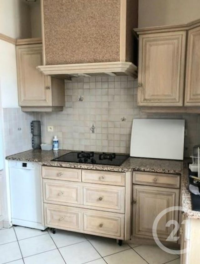 Appartement F4 &agrave; louer - 4 pi&egrave;ces - 100,95 m2 - Bruyeres - 88 - LORRAINE