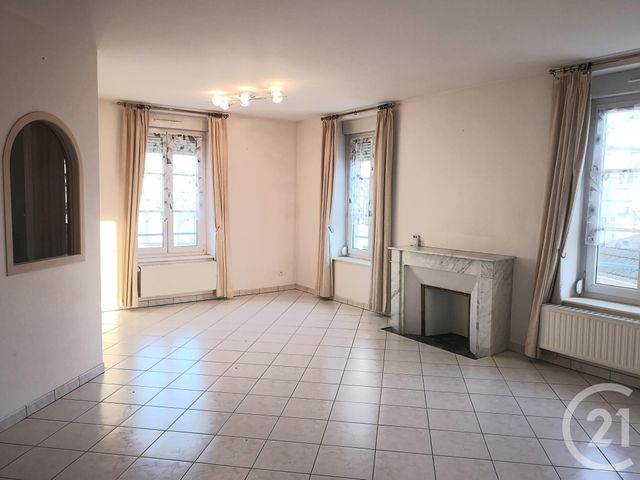 Appartement F4 &agrave; louer - 4 pi&egrave;ces - 100,95 m2 - Bruyeres - 88 - LORRAINE