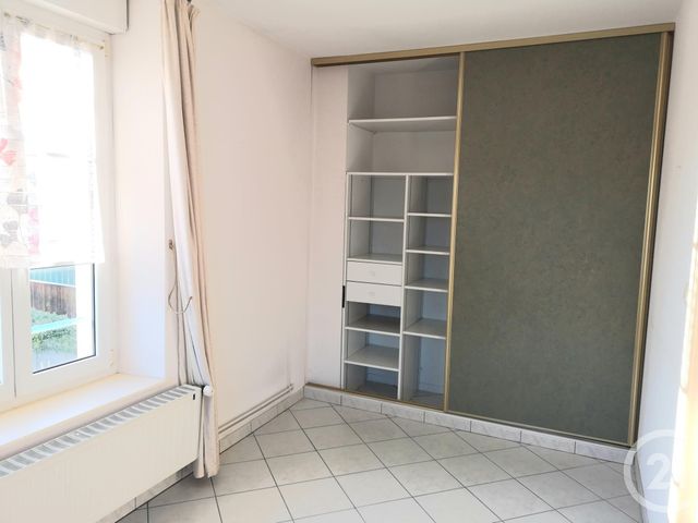 Appartement F4 &agrave; louer - 4 pi&egrave;ces - 100,95 m2 - Bruyeres - 88 - LORRAINE
