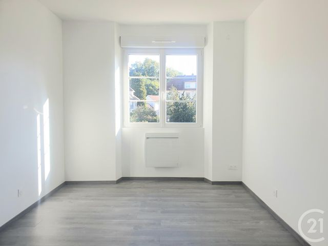 Appartement F3 &agrave; louer - 3 pi&egrave;ces - 93 m2 - St Die Des Vosges - 88 - LORRAINE