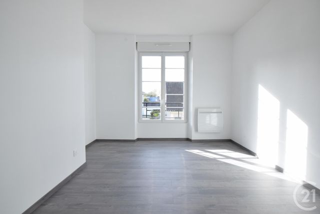 Appartement F3 &agrave; louer - 3 pi&egrave;ces - 93 m2 - St Die Des Vosges - 88 - LORRAINE
