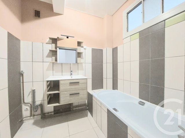 Appartement F2 &agrave; louer - 2 pi&egrave;ces - 58,32 m2 - St Die Des Vosges - 88 - LORRAINE