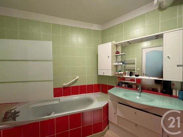 Appartement T3 à vendre - 3 pièces - 63 m2 - Miramas - 13 - PROVENCE-ALPES-COTE-D-AZUR