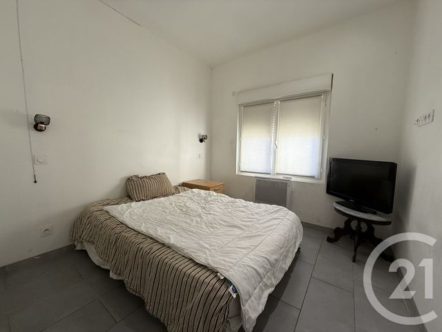 Appartement T3 &agrave; louer - 3 pi&egrave;ces - 51,97 m2 - Port St Louis Du Rhone - 13 - PROVENCE-ALPES-COTE-D-AZUR