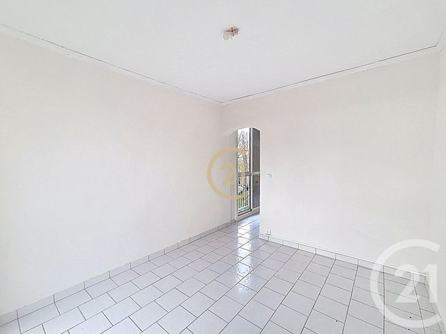 Appartement &agrave; vendre - 4 pi&egrave;ces - 66,40 m2 - Salon De Provence - 13 - PROVENCE-ALPES-COTE-D-AZUR