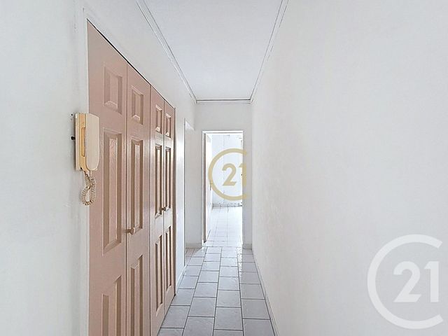 Appartement &agrave; vendre - 4 pi&egrave;ces - 66,40 m2 - Salon De Provence - 13 - PROVENCE-ALPES-COTE-D-AZUR