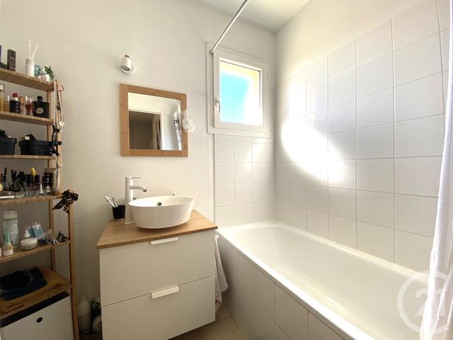 Appartement &agrave; louer - 3 pi&egrave;ces - 65,79 m2 - Fos Sur Mer - 13 - PROVENCE-ALPES-COTE-D-AZUR