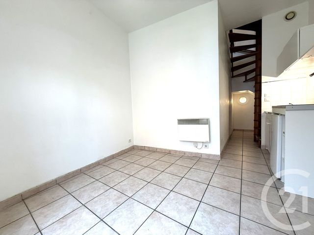 Appartement T2 &agrave; louer - 2 pi&egrave;ces - 28,72 m2 - Istres - 13 - PROVENCE-ALPES-COTE-D-AZUR