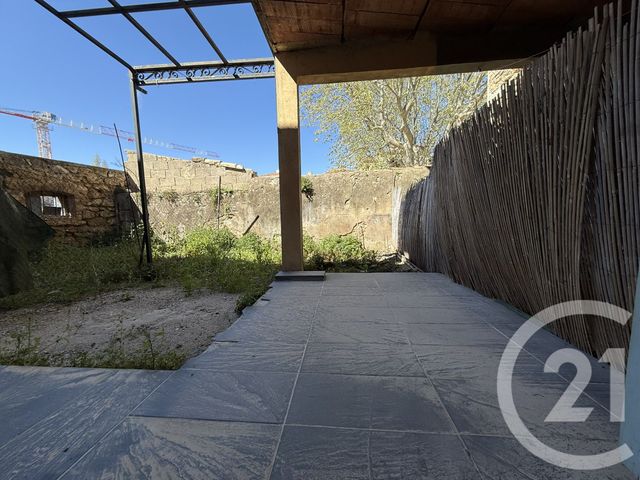 Appartement T2 &agrave; louer - 2 pi&egrave;ces - 29,80 m2 - Istres - 13 - PROVENCE-ALPES-COTE-D-AZUR