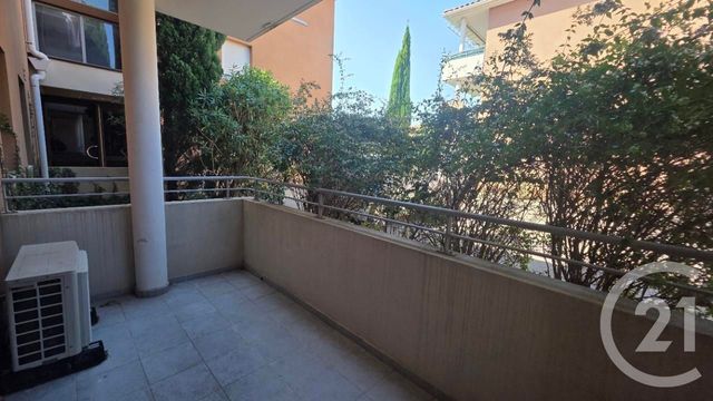 Appartement &agrave; louer - 2 pi&egrave;ces - 42 m2 - Salon De Provence - 13 - PROVENCE-ALPES-COTE-D-AZUR