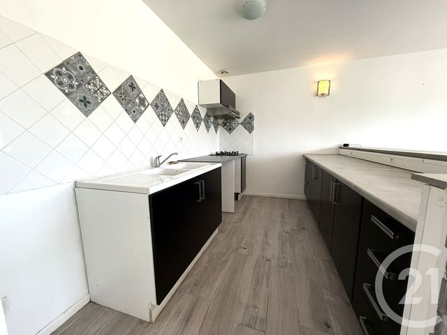 Appartement T3 &agrave; louer - 3 pi&egrave;ces - 49 m2 - Fos Sur Mer - 13 - PROVENCE-ALPES-COTE-D-AZUR