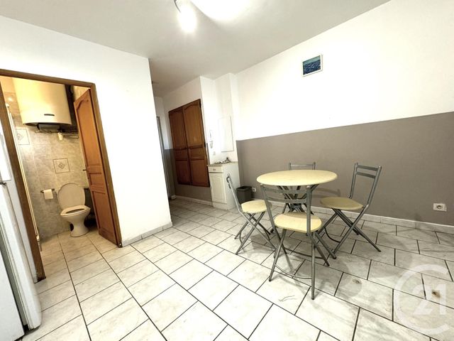 Appartement Studio &agrave; louer - 1 pi&egrave;ce - 17,57 m2 - Port St Louis Du Rhone - 13 - PROVENCE-ALPES-COTE-D-AZUR
