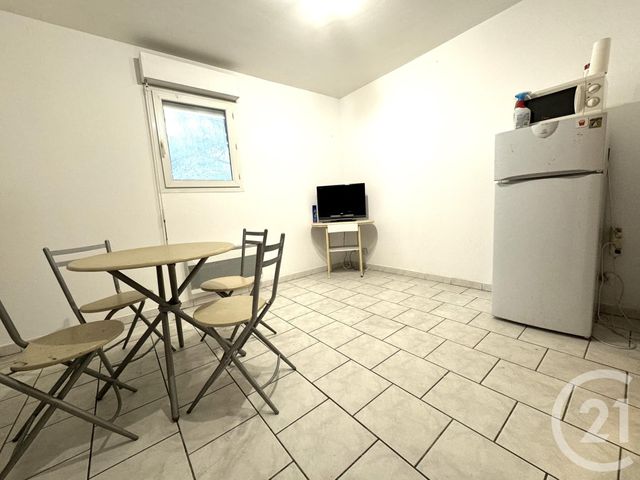 Appartement Studio &agrave; louer - 1 pi&egrave;ce - 17,57 m2 - Port St Louis Du Rhone - 13 - PROVENCE-ALPES-COTE-D-AZUR