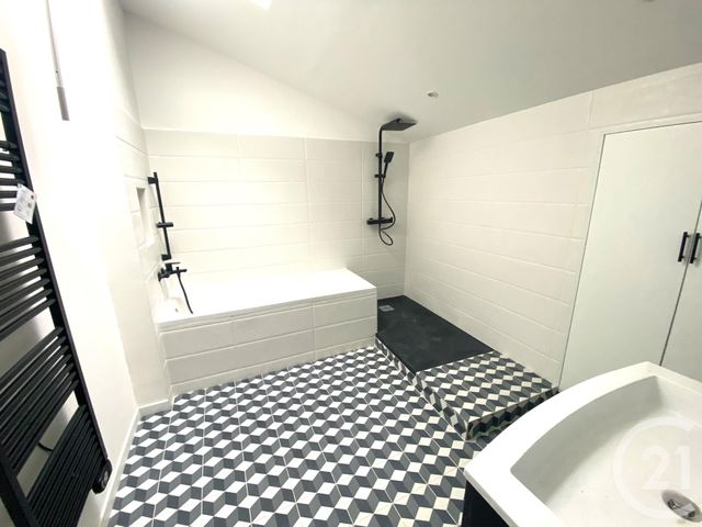 Appartement T4 &agrave; louer - 4 pi&egrave;ces - 98,55 m2 - Istres - 13 - PROVENCE-ALPES-COTE-D-AZUR