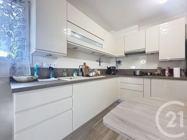 Appartement F4 à vendre - 4 pièces - 82 m2 - Santa Maria Poggio - 202 - CORSE