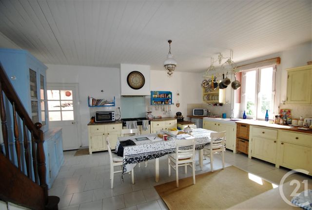 Maison à vendre - 9 pièces - 237,50 m2 - Lassay Les Chateaux - 53 - PAYS-DE-LOIRE