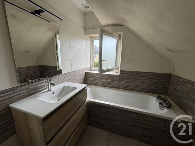 Maison &agrave; vendre - 4 pi&egrave;ces - 88,50 m2 - Ambrieres Les Vallees - 53 - PAYS-DE-LOIRE