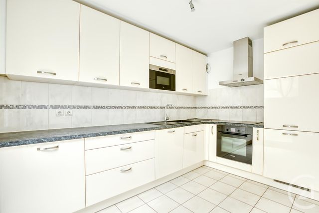 Appartement F3 à vendre - 3 pièces - 63 m2 - La Courneuve - 93 - ILE-DE-FRANCE