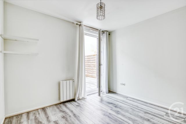 Appartement F3 à vendre - 3 pièces - 63 m2 - La Courneuve - 93 - ILE-DE-FRANCE