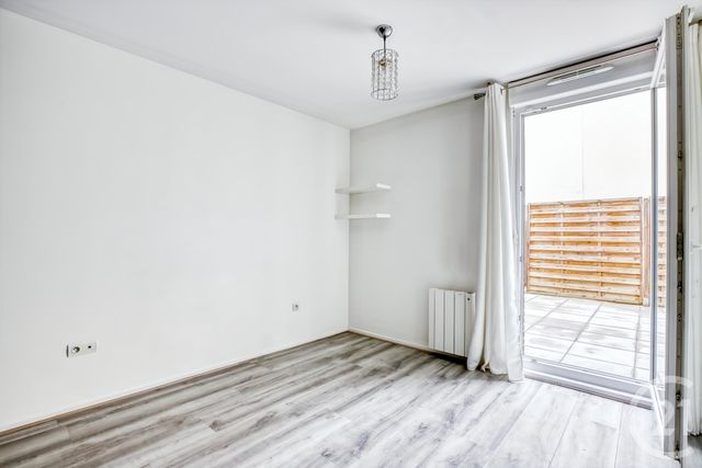 Appartement F3 à vendre - 3 pièces - 63 m2 - La Courneuve - 93 - ILE-DE-FRANCE