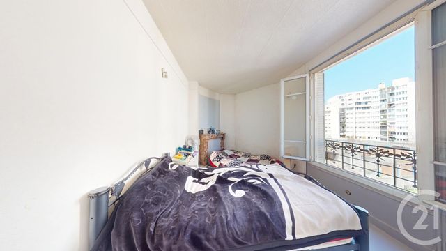 Appartement à vendre - 3 pièces - 40 m2 - La Courneuve - 93 - ILE-DE-FRANCE