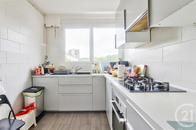 Appartement F4 à vendre - 4 pièces - 71 m2 - La Courneuve - 93 - ILE-DE-FRANCE