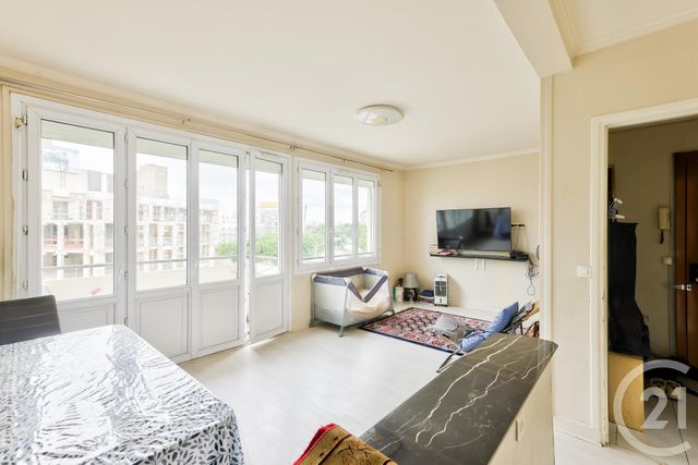 Appartement F4 à vendre - 4 pièces - 71 m2 - La Courneuve - 93 - ILE-DE-FRANCE