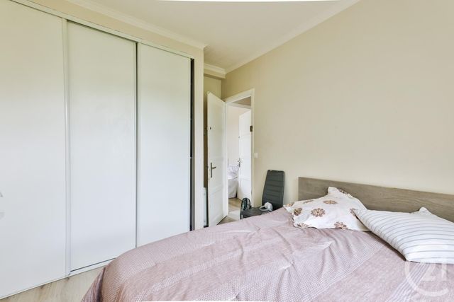 Appartement F4 à vendre - 4 pièces - 71 m2 - La Courneuve - 93 - ILE-DE-FRANCE